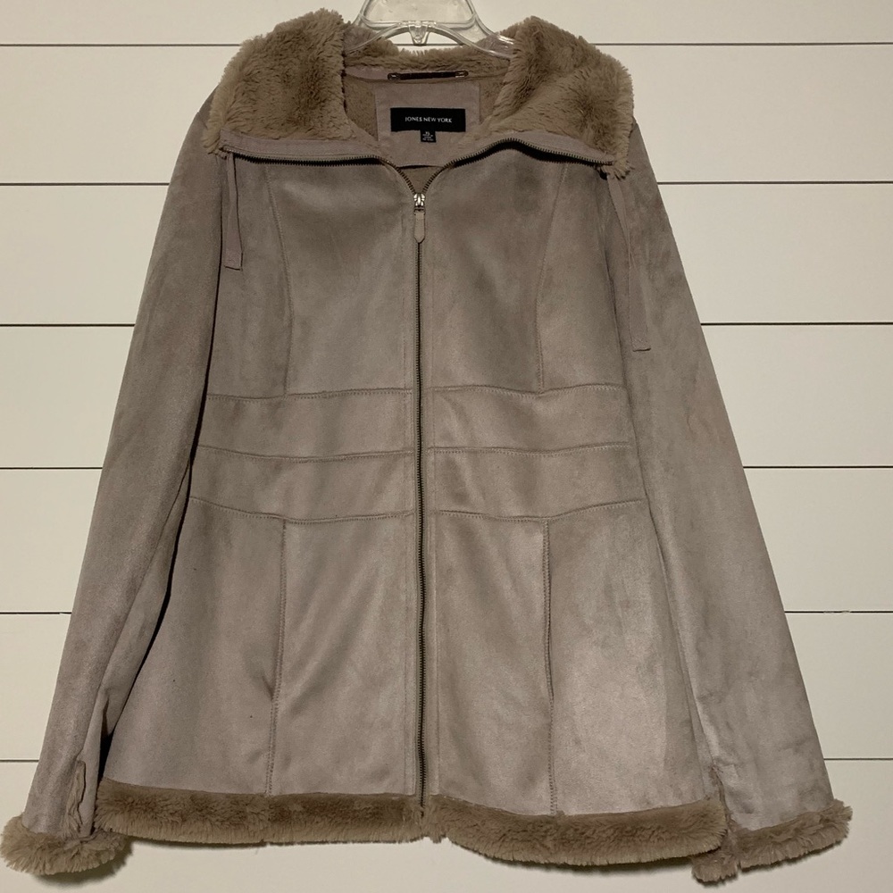 Jones New York cream fur coat zipper